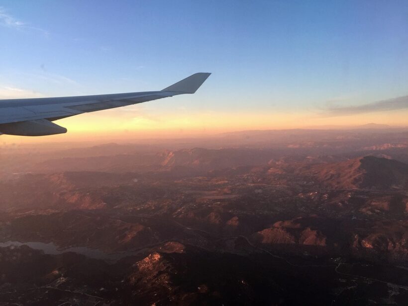 Zonsondergang San Diego vanuit het vliegtuig